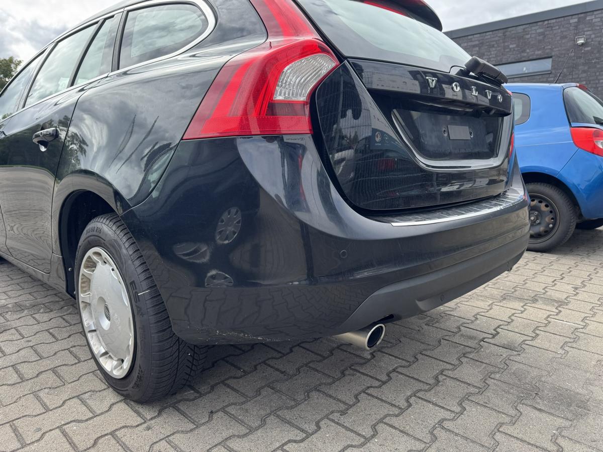Volvo V60 original Sto&szlig;stange Stossf&auml;nger hinten 01900 Black Stone Bj.2011